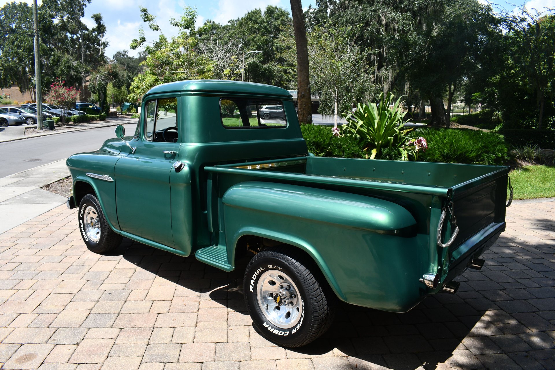1957 CHEVROLET 3200